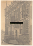 F001337 Het Oude Raadhuis aan de Oudestraat, de trapopgang is verwijderd bij de restauratie van 1899. Uiterst links op ...