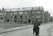 F000581-1 Sloop van de flat aan de Dr. H. Colijnstraat begin 1963 wegens scheurvorming.