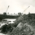 F000783-11 Grondwerkzaamheden aan de Flevoweg, de nieuwe verbindingsweg tussen Kampen en Oostelijk Flevoland.