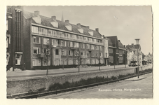 F000373 Huize Margaretha aan de Burgwal nr. 45, gebouwd in 1955-1957 op de plaats van de oude Proveniershuisjes.