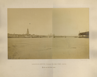 F004226 Centraal op deze foto de IJsselbrug uit 1872, links de IJsselkade met o.a. de vismarkt die op 1 januari 1937 ...