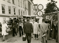 F010258 Maandagmarkt bij 't Speelwerk (Burgwal 86).