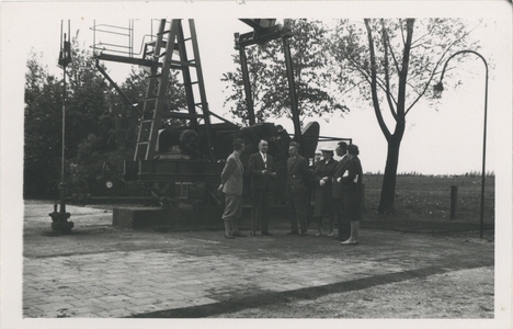 F014210 Excursie van B&W IJsselmuiden aan o.a. tuinbouwcentrum Erica in Drenthe.