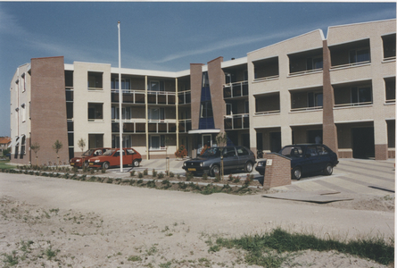 F014233 IJsselmuiden - Appartementencomplex Zoddenpark.