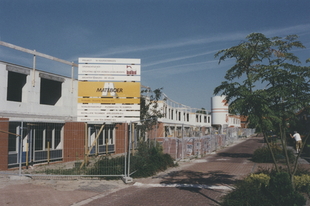 F014234 IJsselmuiden - Nieuwbouw complex Bloemstraat door stichting Beter Wonen.