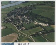F014536 Luchtfoto van Zalk aan de IJssel.