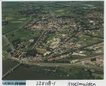 F014572 Luchtfoto IJsselmuiden .