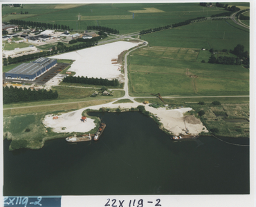 F014574 Luchtfoto IJsselmuiden industrieterrein Oost haventje bij bedrijf Stoter.