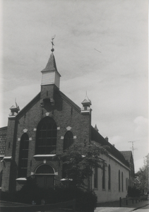 F014615 Nederlands Gereformeerde Kerk van Zalk - Veecaten aan de Burgemeester van Vleutenstraat in Zalk..