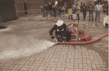 F014695 Brandweer IJsselmuiden - Brandweerwedstijd in Rolde.