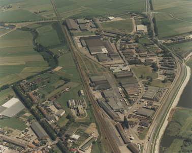 F014799 Luchtfoto IJsselmuiden industrieterrein.
