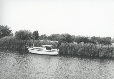 F015719 Fotoreportage van de oevers van de De Hank aan de Koeluchter zijde (tussen Wilsum en De Zande).