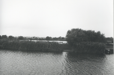 F015726 Fotoreportage van de oevers van de De Hank aan de Koeluchter zijde (tussen Wilsum en De Zande).