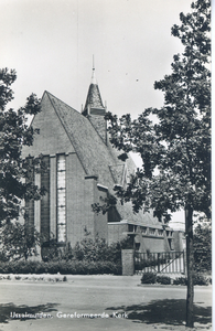 F015992 Ansichtkaart IJsselmuiden de Goede Herder Kerk.