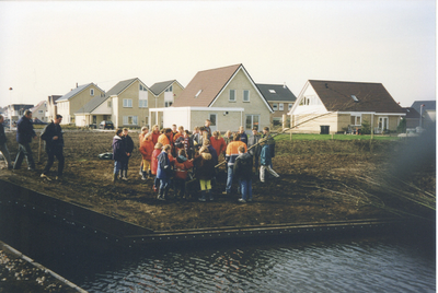 F016021 Boomplantdag 1998 in IJsselmuiden.