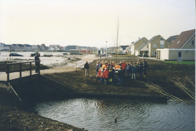 F016022 Boomplantdag 1998 in IJsselmuiden.