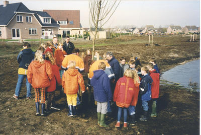 F016024 Boomplantdag 1998 in IJsselmuiden.