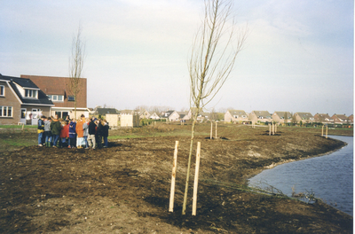 F016025 Boomplantdag 1998 in IJsselmuiden.