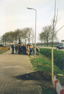 F016039 Boomplantdag 1998 in IJsselmuiden.