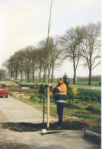 F016041 Boomplantdag 1998 in IJsselmuiden.