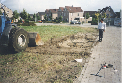 F016131 serie van 5 foto's uit IJsselmuiden met grondwerkzaamheden.