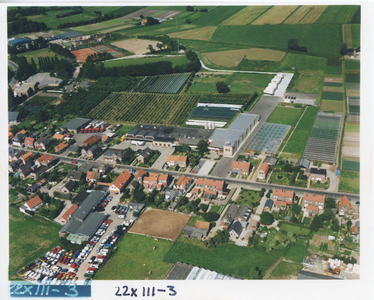 F016135 Luchtfoto Plasweg met Bakkerij Fuite.