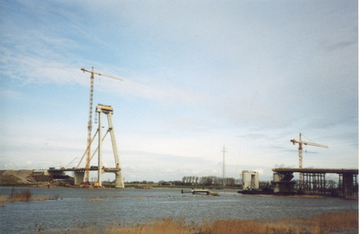 F016647 De Eilandbrug in aanbouw.