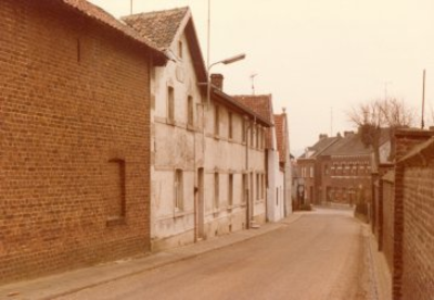 6411 Beschermd dorpsgezicht Rimburg; beeld van de Lindegracht 4, 3, 2 en 1 in Rimburg