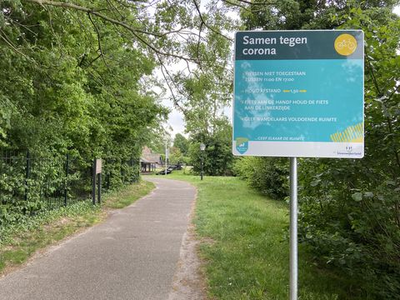 25 Bord met fietsverbod voor het Binnenpad in Giethoorn