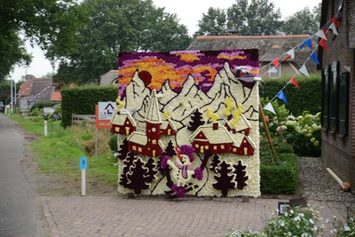 435 Aangepast bloemencorso in Sint Jansklooster in verband met het coronavirus: Route '21. Fietstocht langs de ...