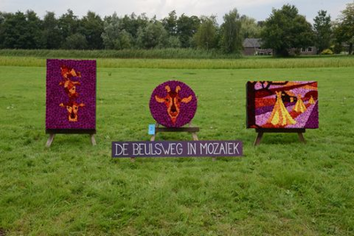 445 Aangepast bloemencorso in Sint Jansklooster in verband met het coronavirus: Route '21. Fietstocht langs de ...
