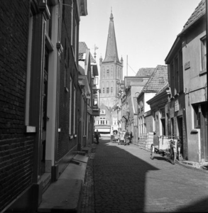 206 De Kalverstraat te Steenwijk, met zicht op de toren van de St. Clemenskerk