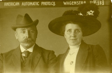 1287 Hein Krop en Johanna Louise Cordes, de ouders van Hildo Krop, omstreeks 1925