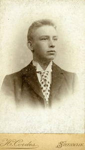 12 Hildo Krop, bakkersleerling te Leiden in 1900