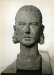 304 Portret van Willemina Sleef, vrouw van de kunstenaar, terracotta, 37 cm, 1927