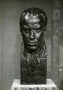 376 Portret van de schilder Willem Schuhmacher, brons, 40 cm, omstreeks 1935