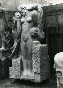 48 De eeuwige vrouw , tentoongesteld te Parijs, 1924/1925