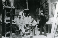 7 Hildo Krop in het atelier bij Scheepvaarthuis te Amsterdam, 1914