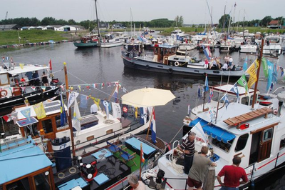 507 Versierde boten tijdens de Havendagen in Vollenhove