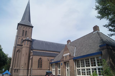 3003 Molenstraat 23, Steenwijk: rooms-katholieke kerk Sint Clemens 