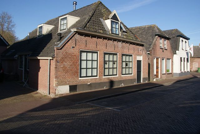 473 Kloosterweg 18 (l), 16 en 14 (r), Sint Jansklooster