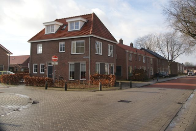 5256 Frans Halsstraat 2 (l) en Vondelstraat 3(r), Steenwijk