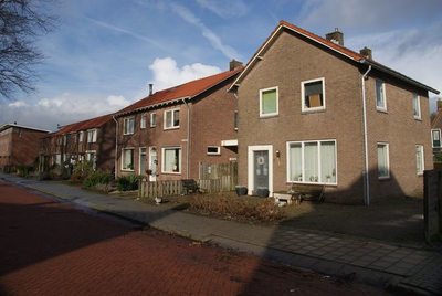 5257 Bilderdijkstraat 2 (r), 4 en 6 naar links oplopend, Steenwijk