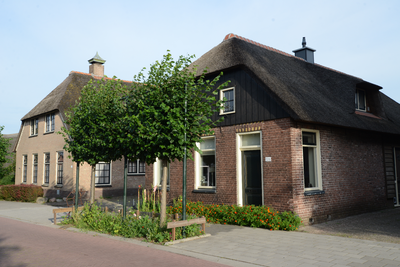 10569 Veneweg 128 (l) en 126 (r), Wanneperveen