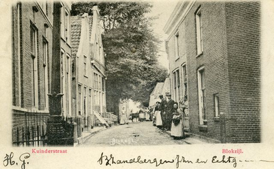 460 De Kuinderstraat te Blokzijl omstreeks 1920, [1910-1930]