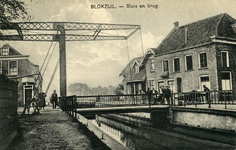 487 De sluis en de brug in de Zuiderstraat te Blokzijl omstreeks 1920, 1921