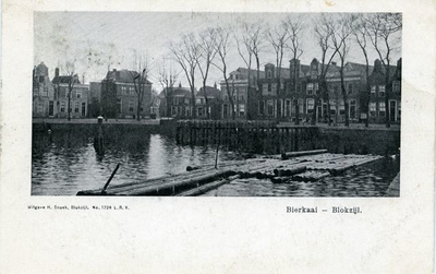 586 De Bierkade te Blokzijl omstreeks 1906, 1906