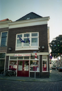 3988 Café-Biljart 't Centrum op de hoek van de Markt en de Onnastraat te Steenwijk