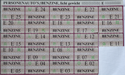 156 Distributiebonnen wegens de oliecrisis voor benzine voor personenauto's, lichtgewicht