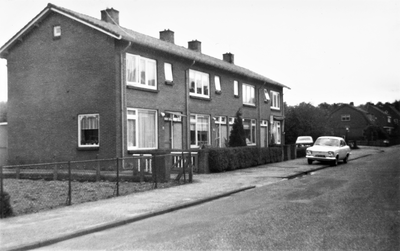 138 Woningen zijn gebouwd in 1960, Oude Postweg 189 t/m 195.